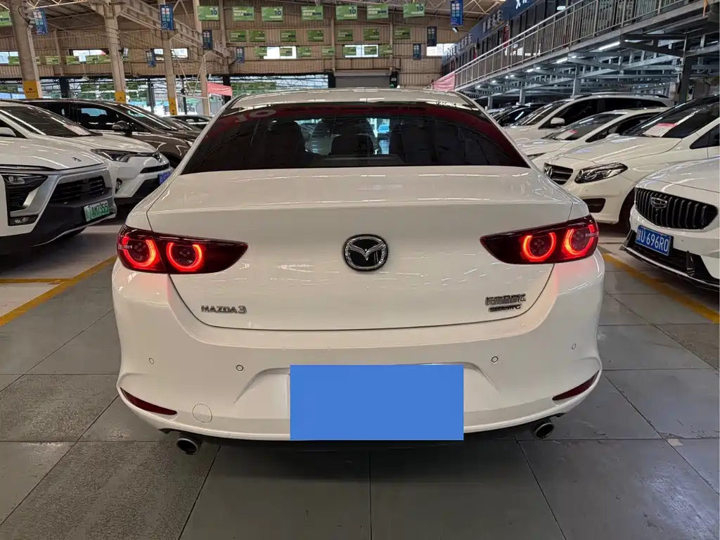 Mazda 3 Axela — миниатюра 11