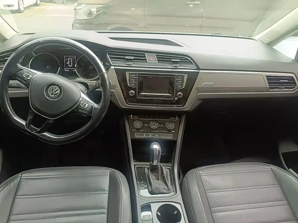 Volkswagen Touran — миниатюра 10