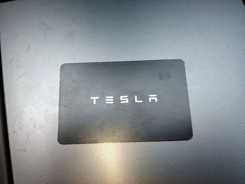 Tesla Model 3 — миниатюра 9