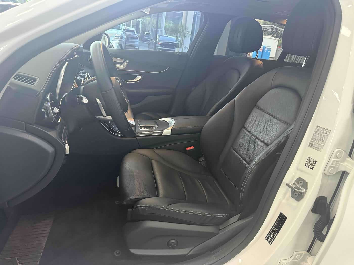 Mercedes-Benz C-Class 1.5 л 2021 г. Белый, пробег 33000 км