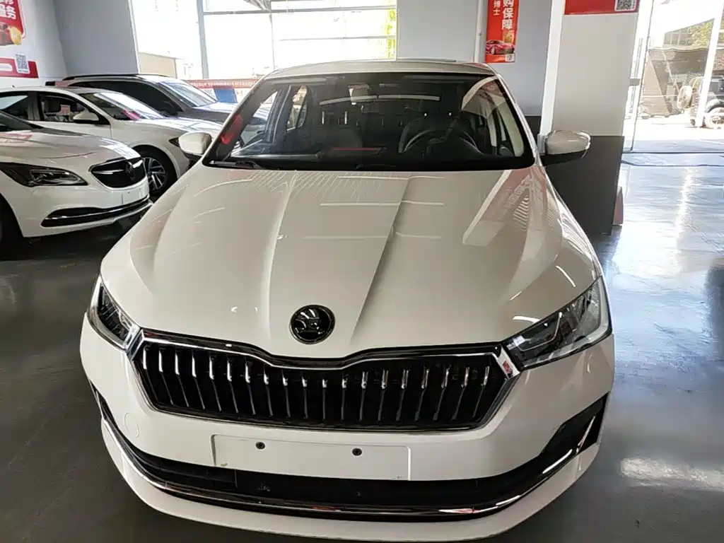 Skoda Rapid — миниатюра 3