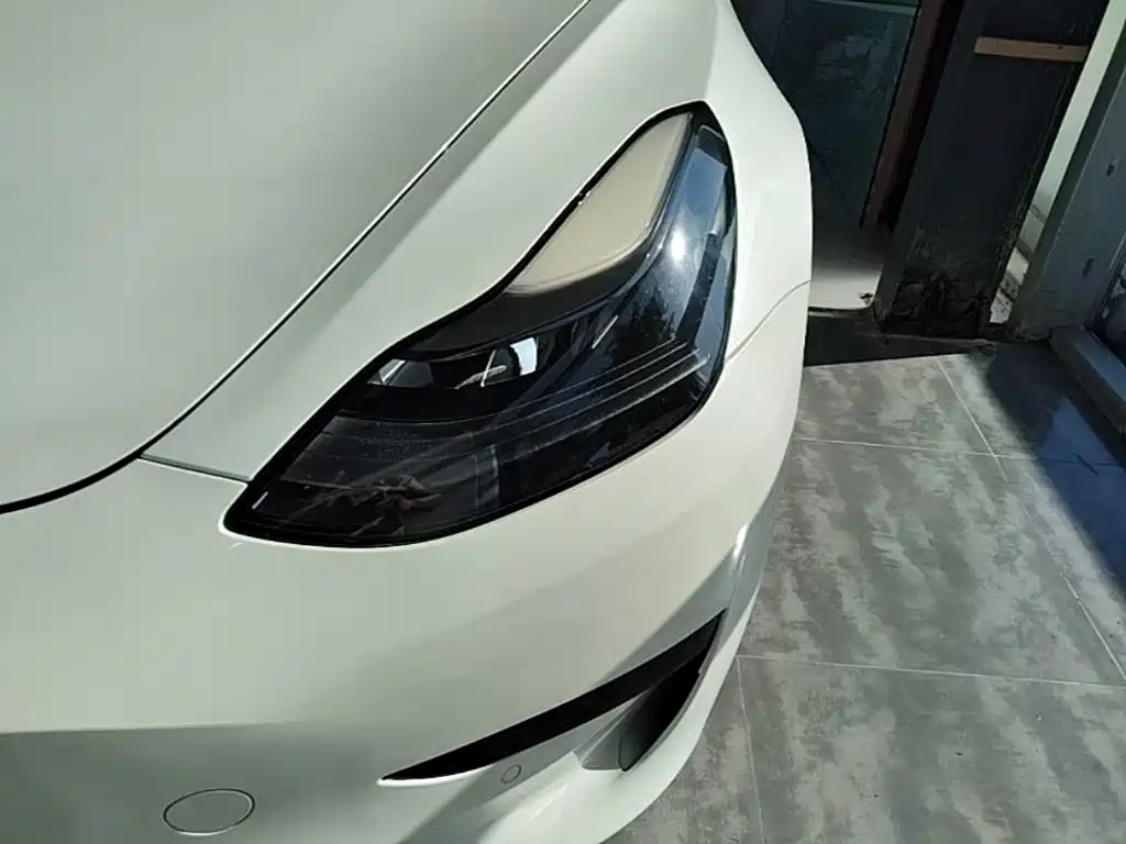 Tesla Model 3 — миниатюра 24