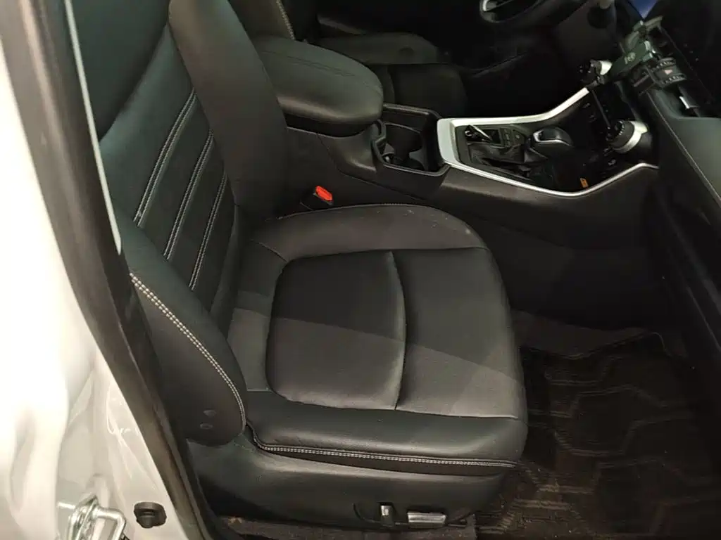 Toyota RAV4 — миниатюра 25