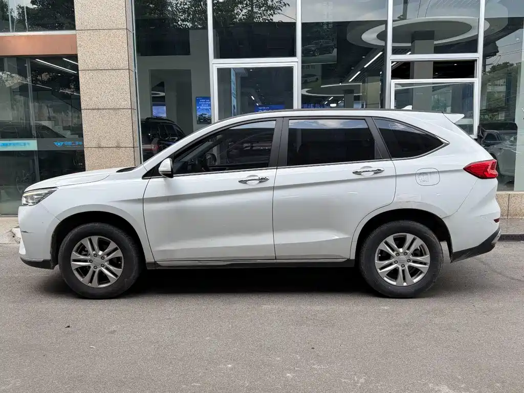 Haval M6 — миниатюра 3