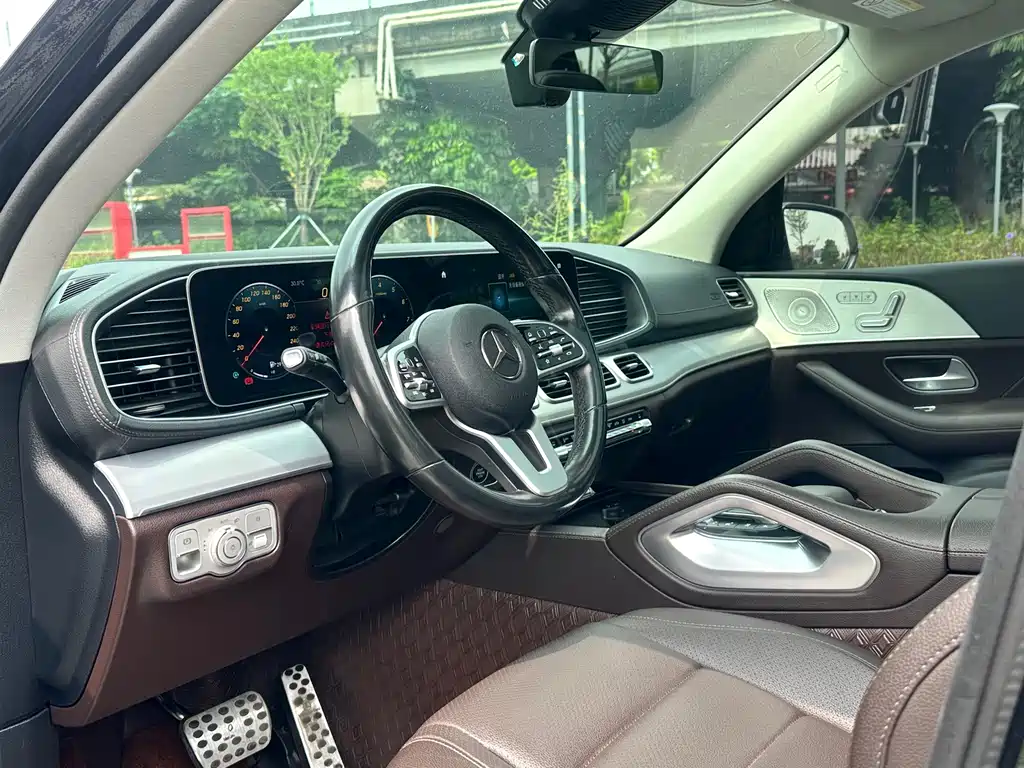Mercedes-Benz GLE (Import) — миниатюра 11