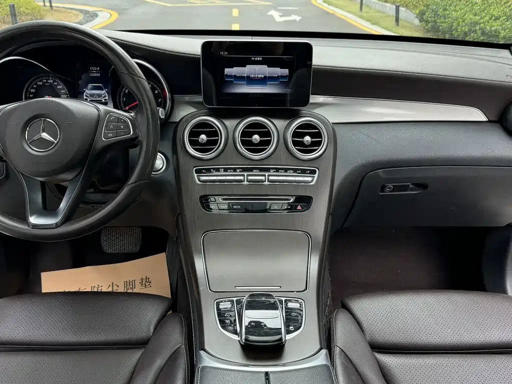 Mercedes-Benz GLC — миниатюра 12