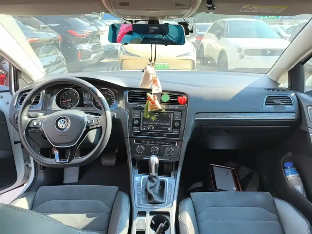 Volkswagen Golf — миниатюра 10