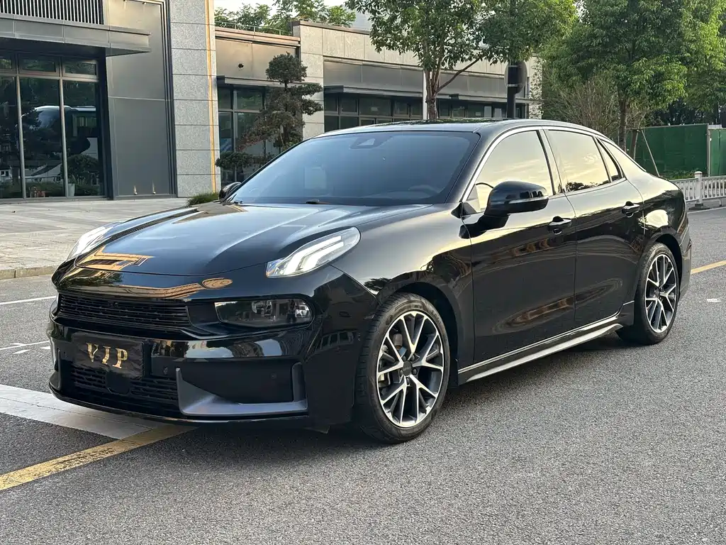 2022 Lynk & Co 03 - zdjęcie 1 z 27