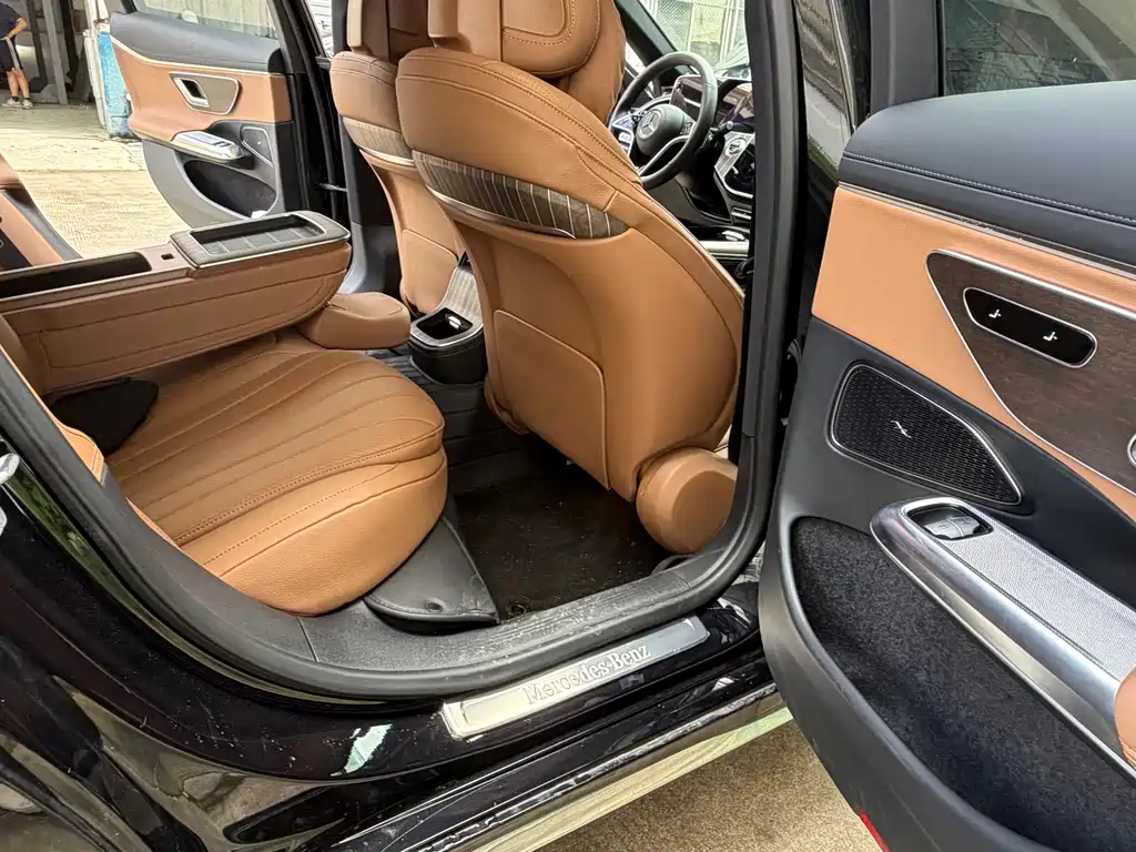Mercedes-Benz E-Class — миниатюра 4
