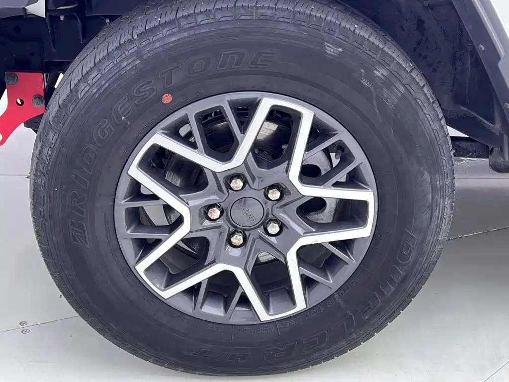 Jeep Wrangler PHEV — миниатюра 11
