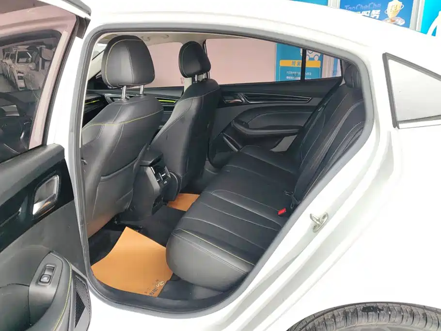 Roewe i5 Facelift 1.5L CVT Diamond Edition, фото 11
