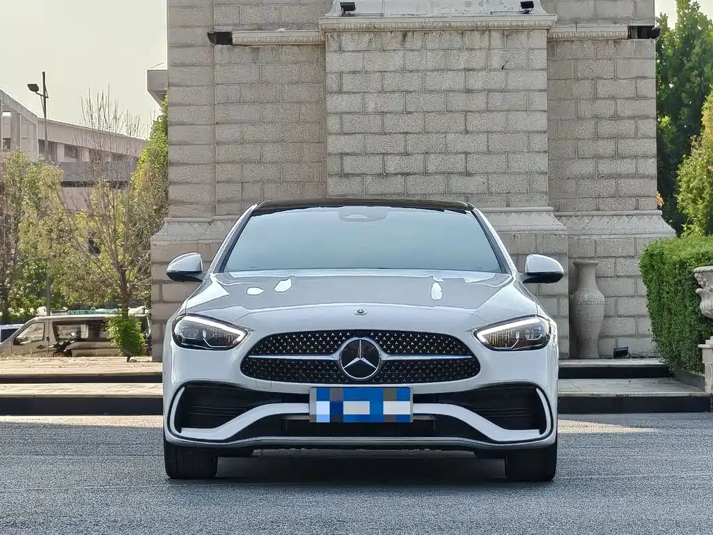 Mercedes-Benz C-Class — миниатюра 2