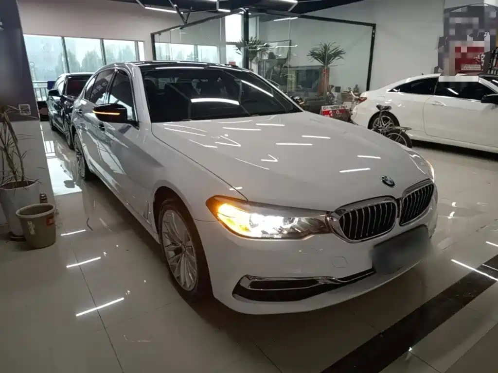 BMW 5 Series — миниатюра 4