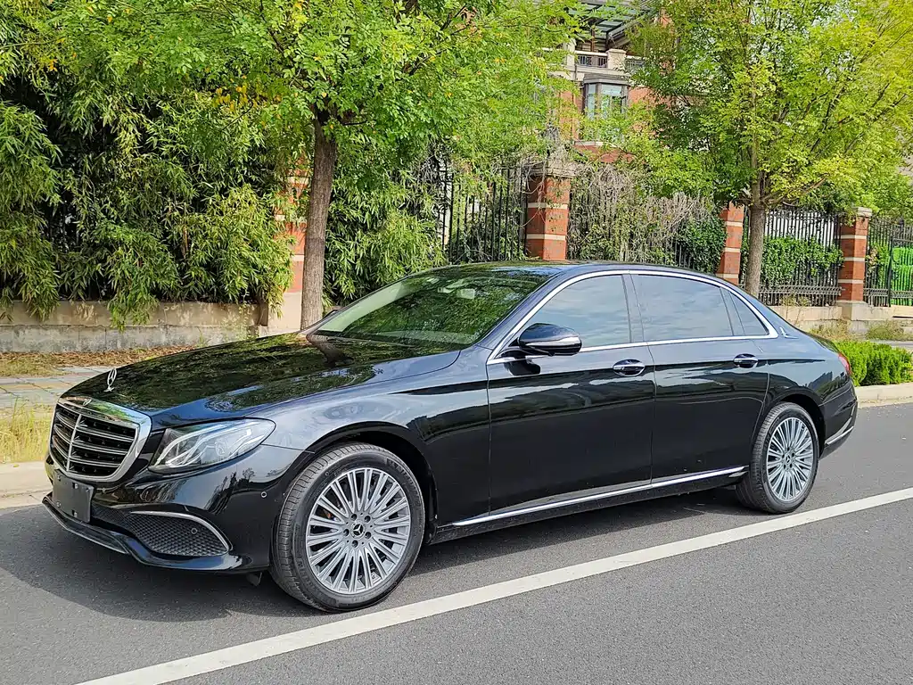 Mercedes-Benz E-Class — миниатюра 16