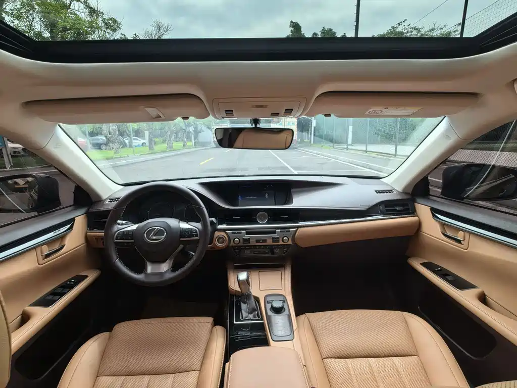 Lexus ES — миниатюра 12