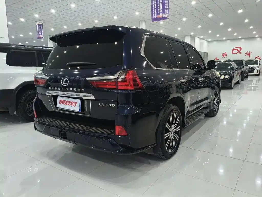 Lexus LX — миниатюра 4