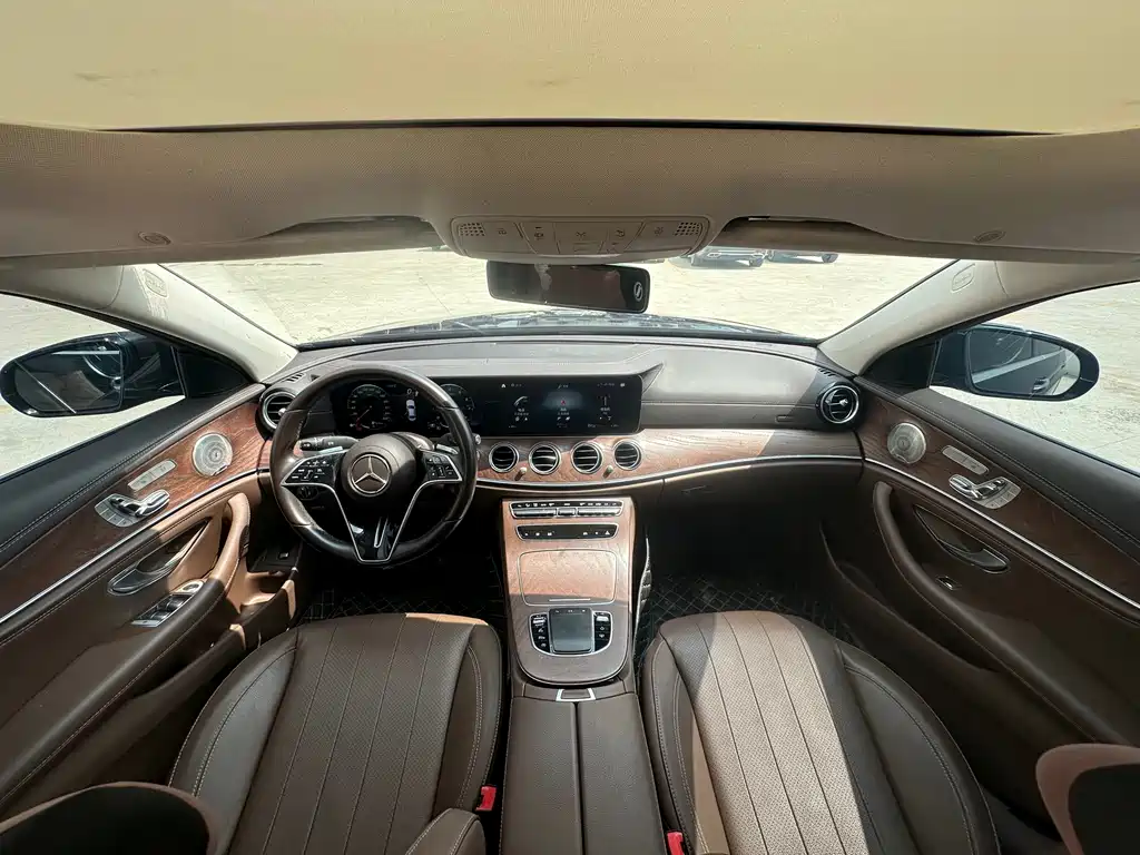 Mercedes-Benz E-Class — миниатюра 16