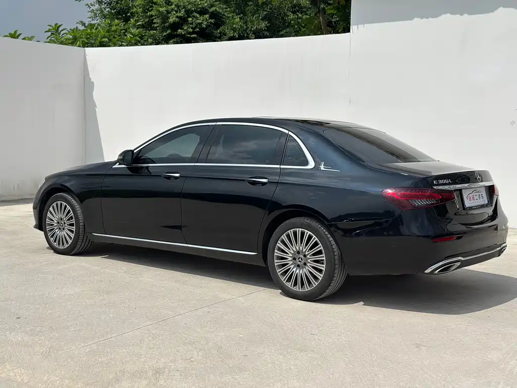 Mercedes-Benz E-Class — миниатюра 21