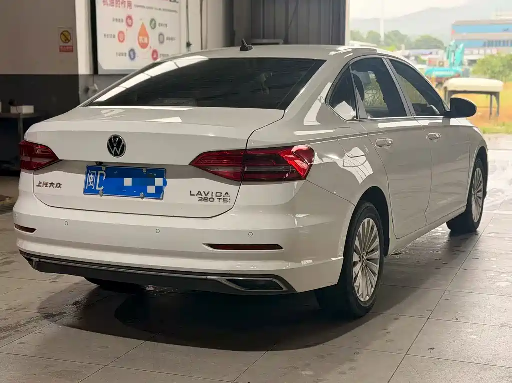 Volkswagen Lavida — миниатюра 7