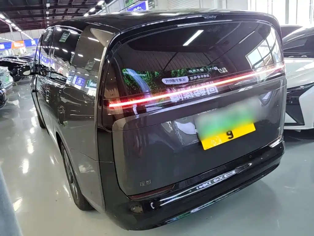 Li Auto MEGA 2024 Ultra