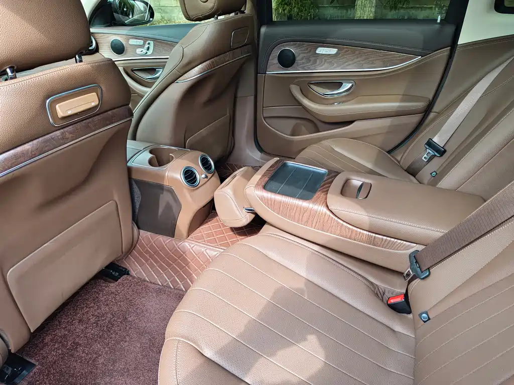Mercedes-Benz E-Class — миниатюра 30