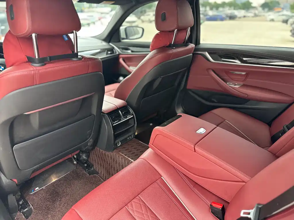 BMW 5 Series — миниатюра 9