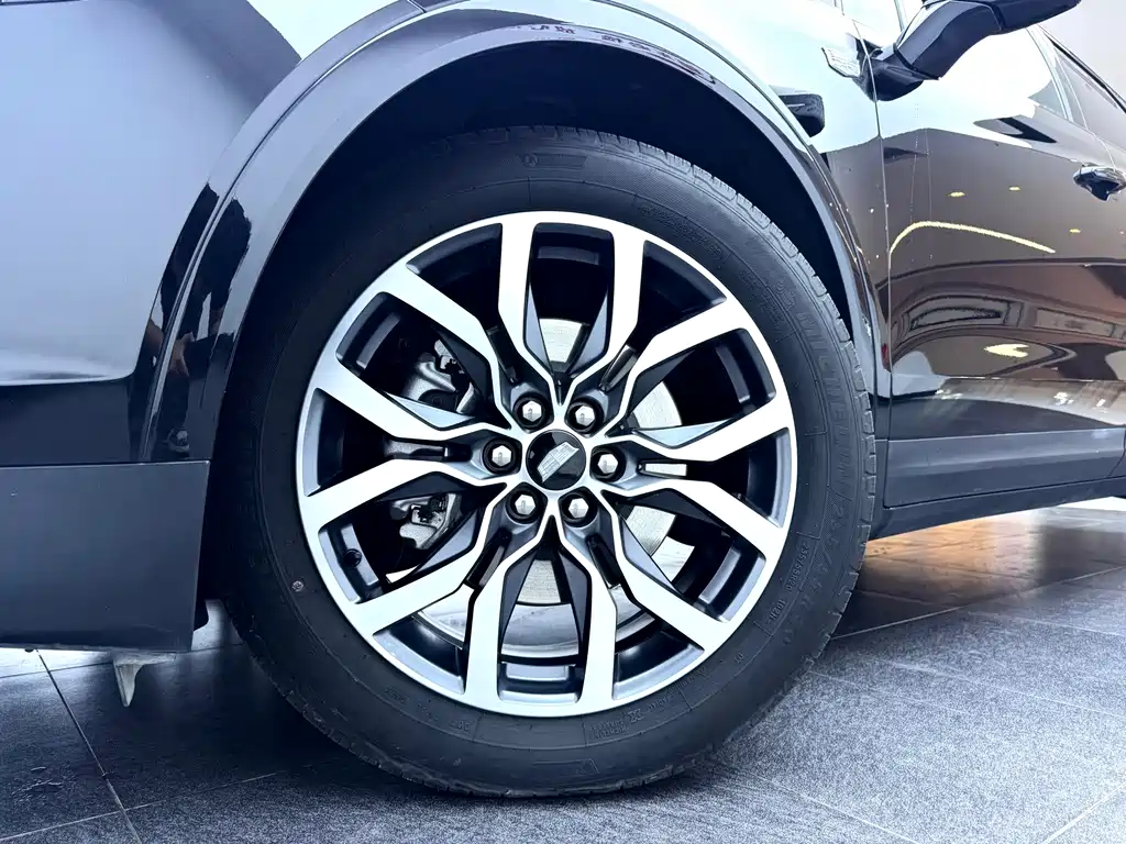 Cadillac XT5 — миниатюра 11
