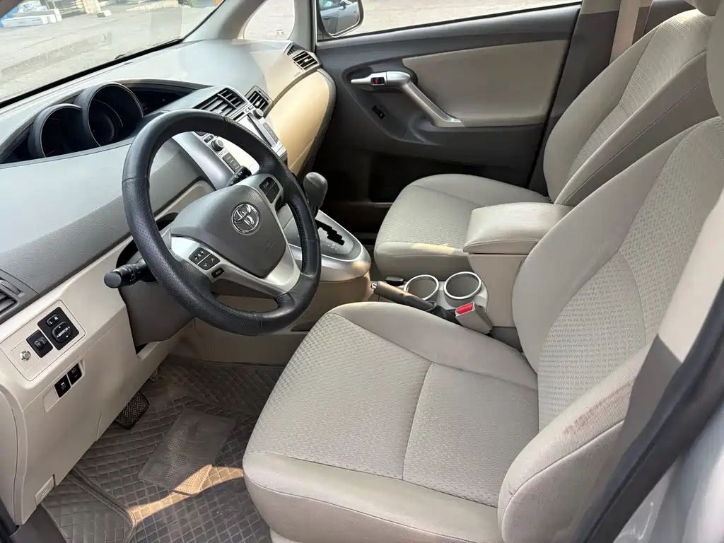 Toyota Verso 2012 180G CVT Comfort