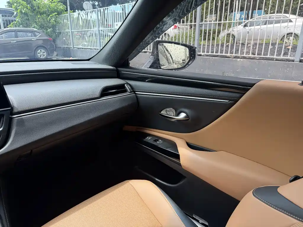 Lexus ES — миниатюра 14