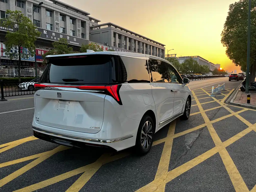 BUICK GL8 NEW ENERGY