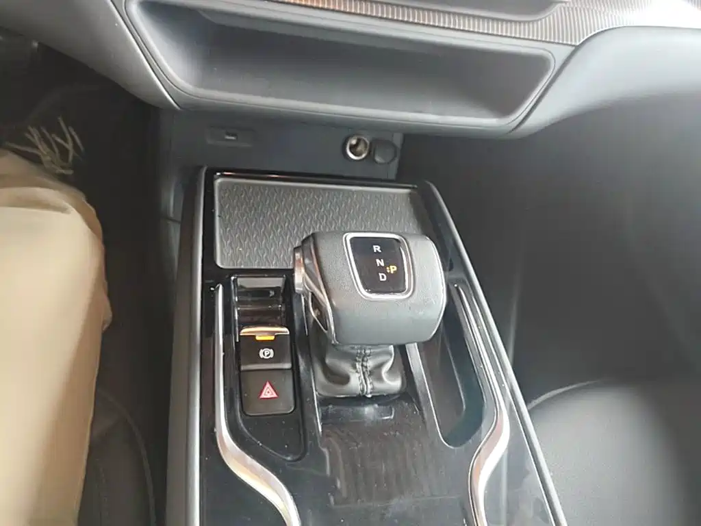 Hongqi Hongqi E-QM5 — миниатюра 14