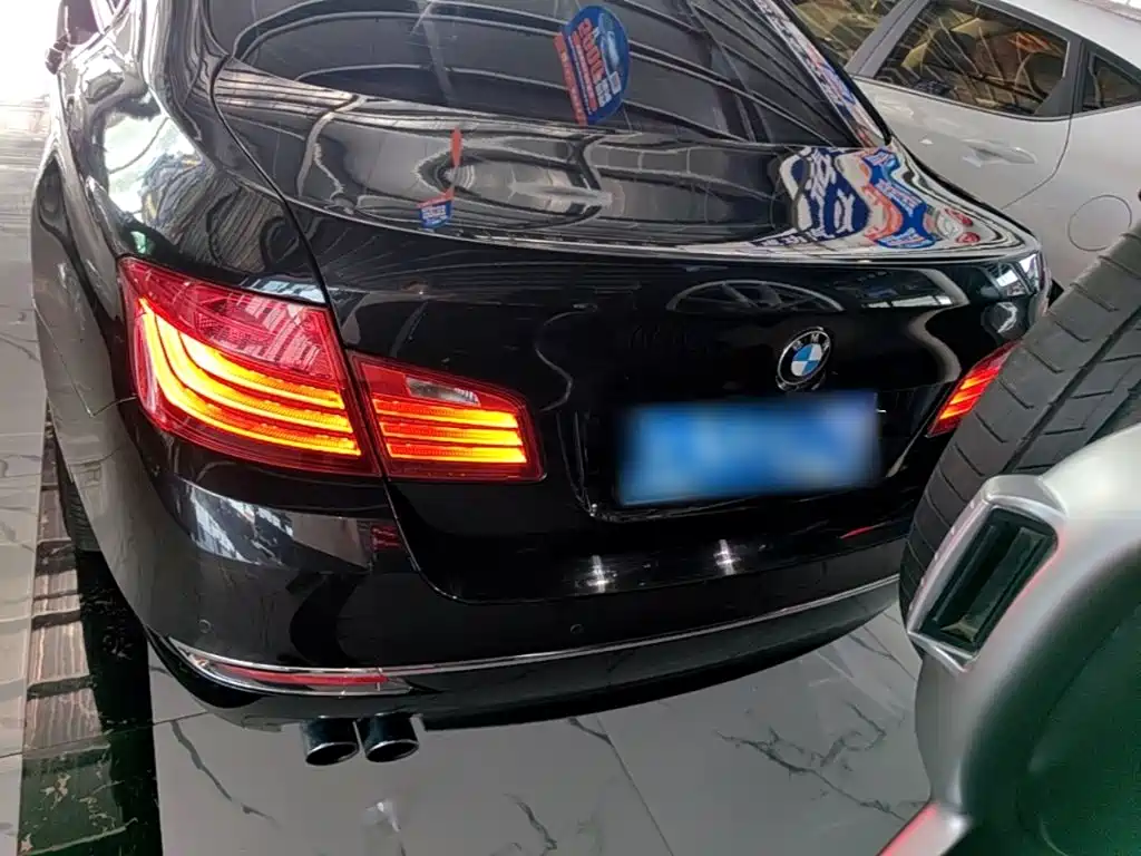 BMW 5 Series — миниатюра 6