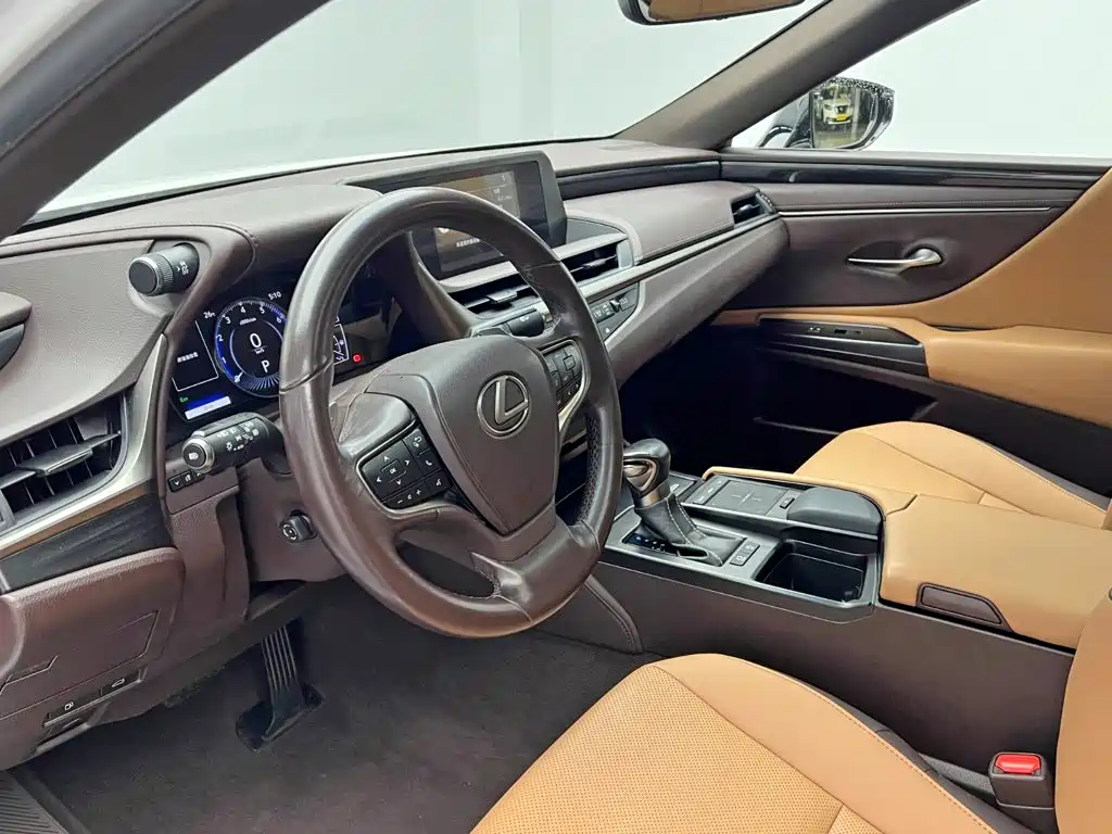 Lexus ES — миниатюра 13