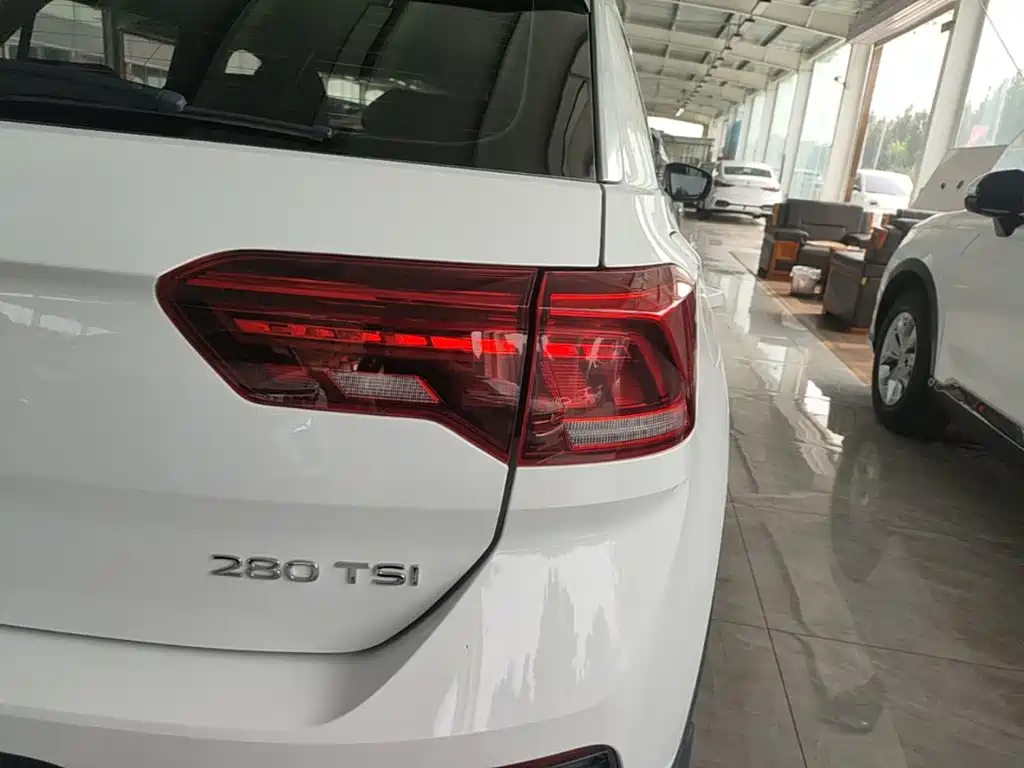 Volkswagen T-Roc — миниатюра 8