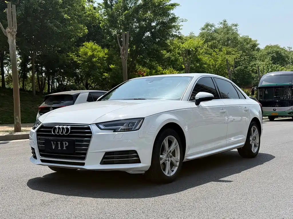 Audi A4L 2018