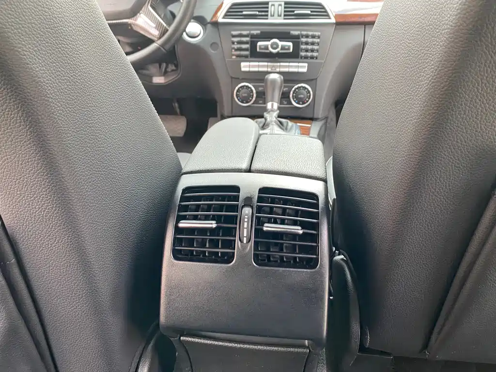 Mercedes-Benz C-Class — миниатюра 14
