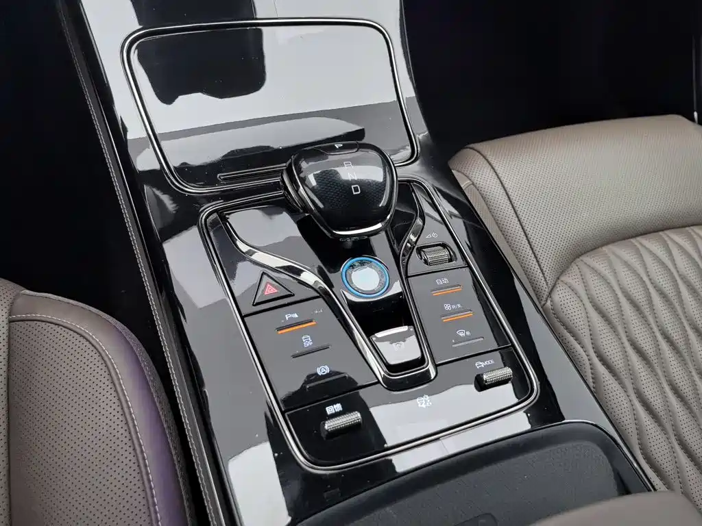 BYD Han — миниатюра 13