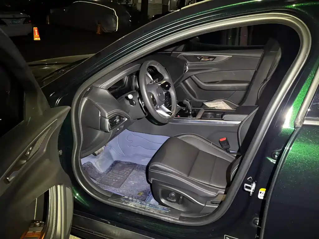Jaguar XEL — миниатюра 4