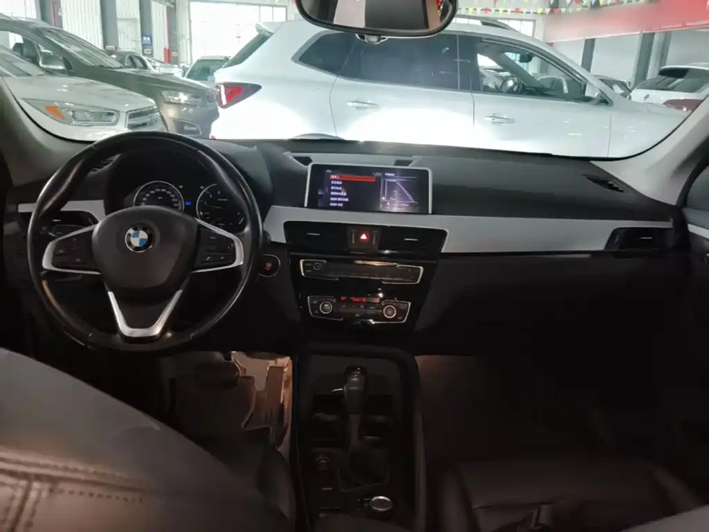 BMW X1 — миниатюра 10