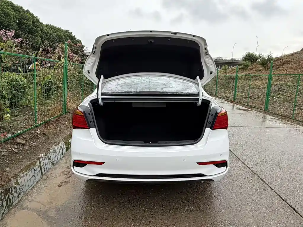 Hyundai Mistra — миниатюра 10