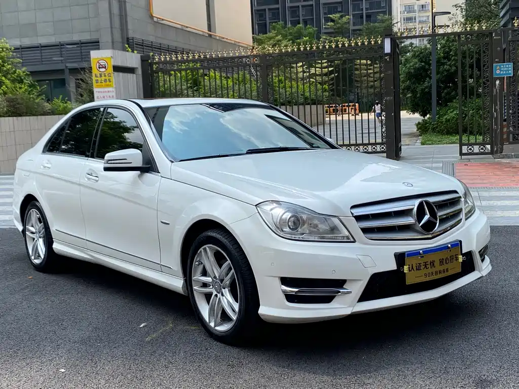Mercedes-Benz C-Class — миниатюра 2