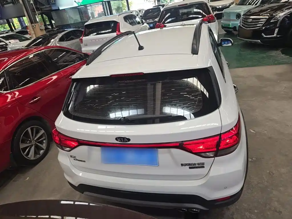 Kia KX Cross — миниатюра 6