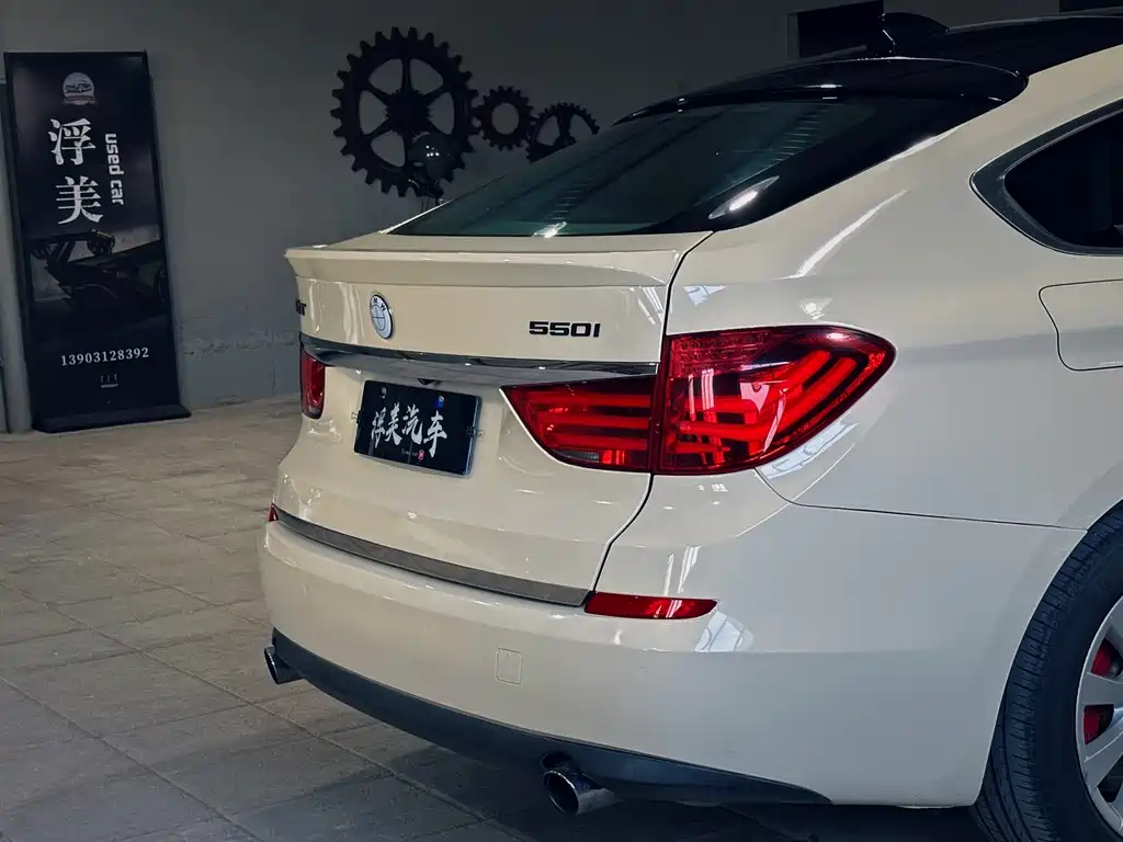BMW 5 Series GT — миниатюра 8
