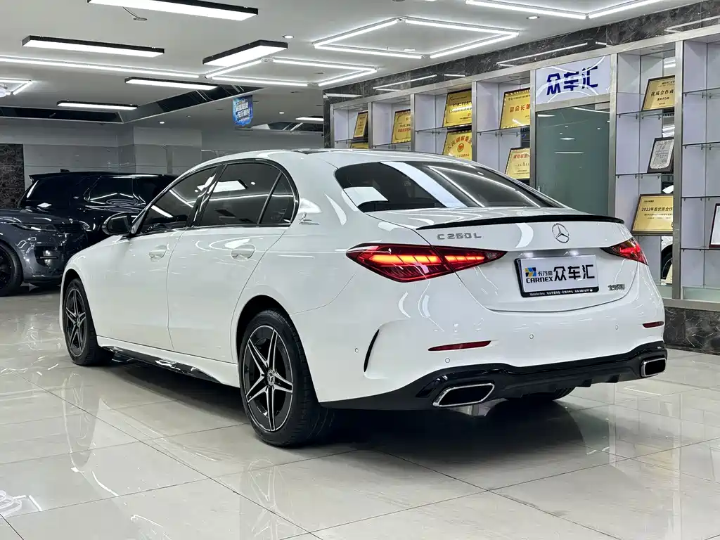 Mercedes-Benz C-Class — миниатюра 4