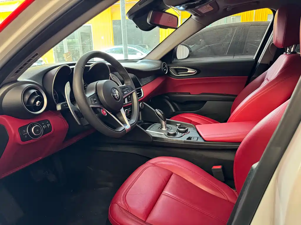 Alfa Romeo Giulia — миниатюра 5