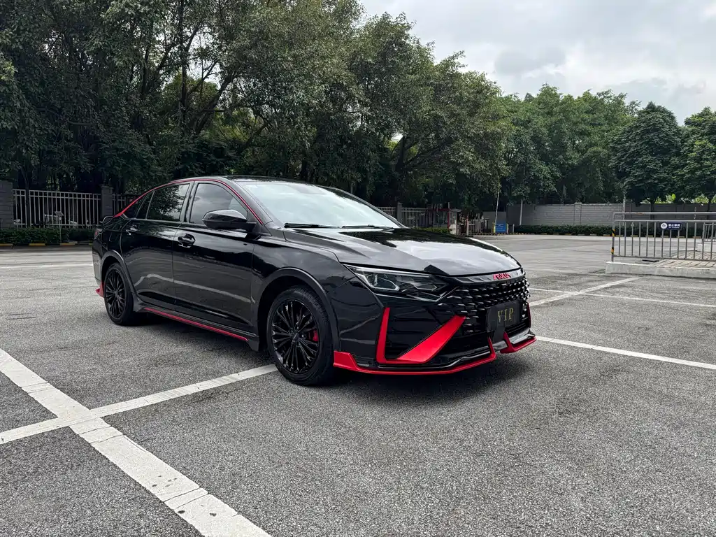 DONGFENG YI HYUN MAX