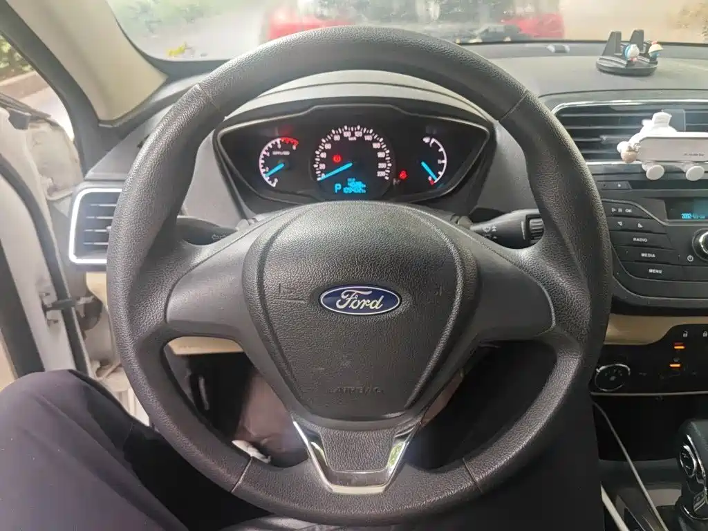 Ford Escort — миниатюра 3