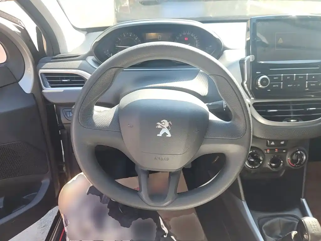 Peugeot 2008 — миниатюра 11