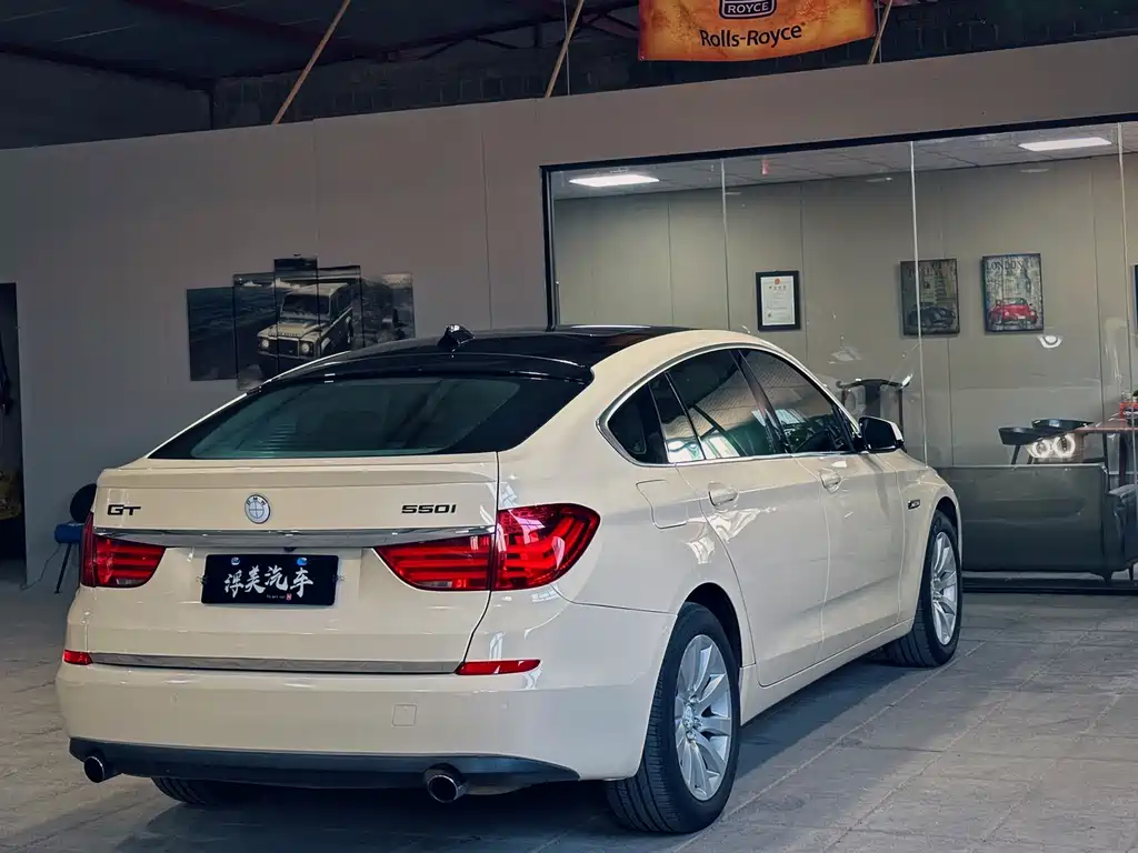 BMW 5 Series GT — миниатюра 7