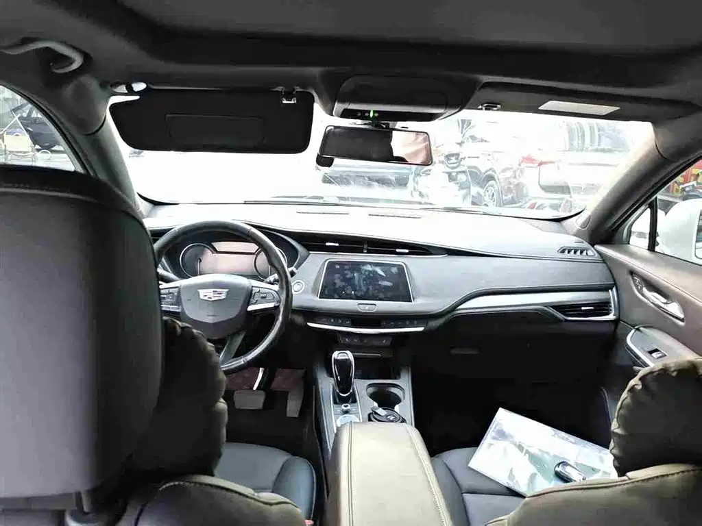 Cadillac XT4 — миниатюра 6